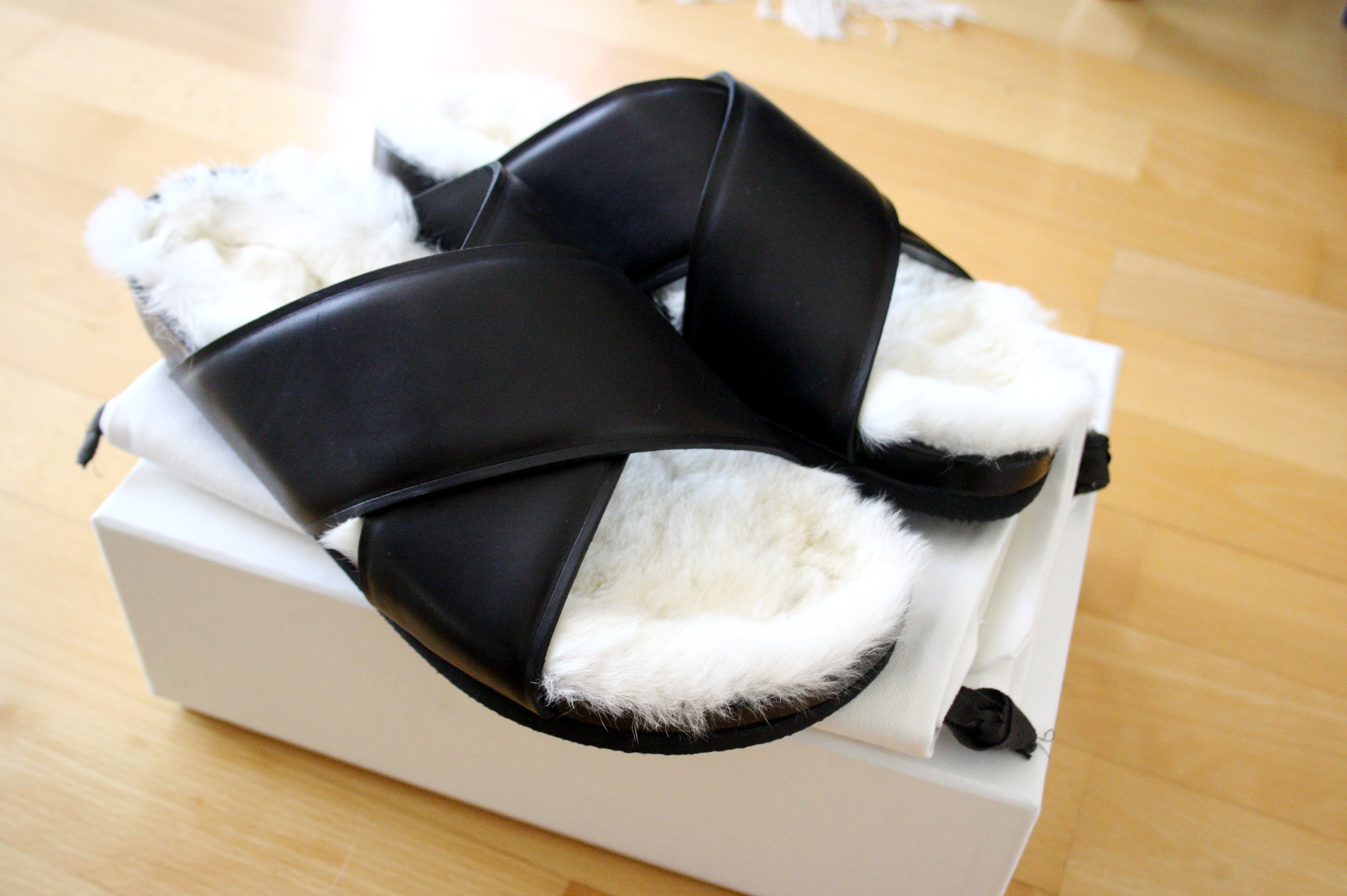 ... SS13 Runway Black Birkenstock Sandals with White Fur Lining 40 | eBay