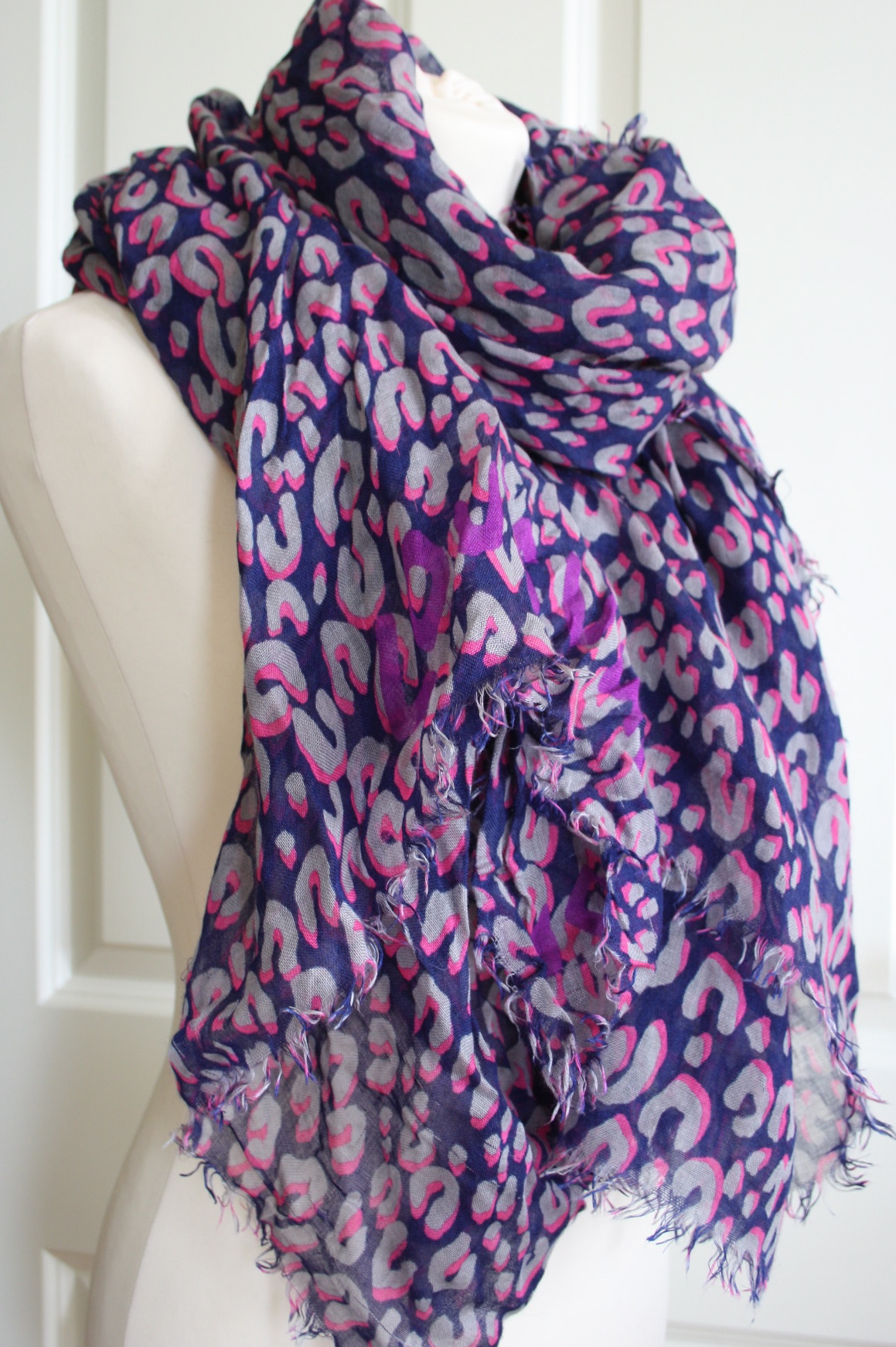 louis vuitton stephen sprouse shawl LOUIS VUITTON STEPHEN SPROUSE LIMITED EDITION GRAFFITI LEOPARD PRINTED SCARF | eBay